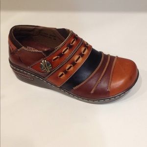 L' Artiste Multi Shades of Brown Leather Wedge